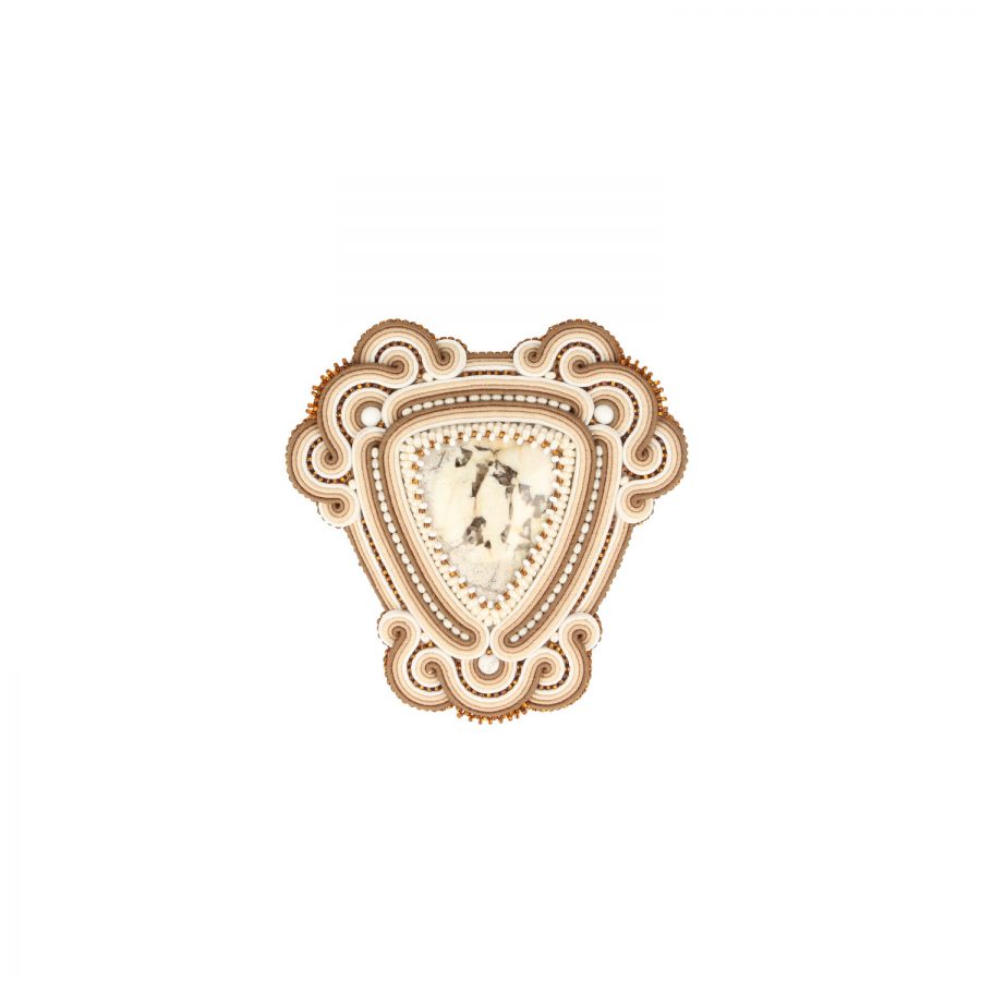 Cremefarbenes Soutache Element mit Jaspis